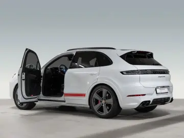 PORSCHE Cayenne GTS