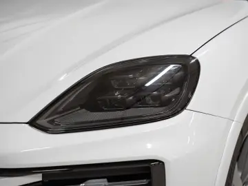 PORSCHE Cayenne GTS