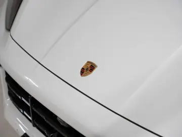 PORSCHE Cayenne GTS