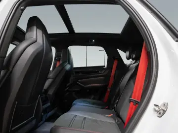 PORSCHE Cayenne GTS