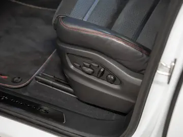 PORSCHE Cayenne GTS
