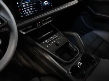 PORSCHE Cayenne GTS