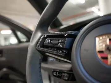 PORSCHE Cayenne GTS