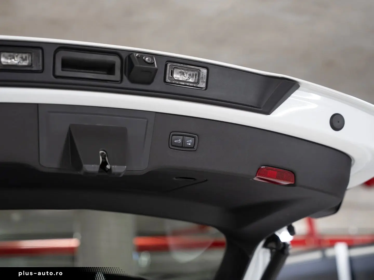 PORSCHE Cayenne 2025 — imagine 31