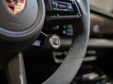 PORSCHE Cayenne GTS