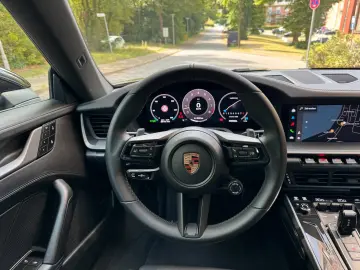 PORSCHE 911 Carrera BOSE