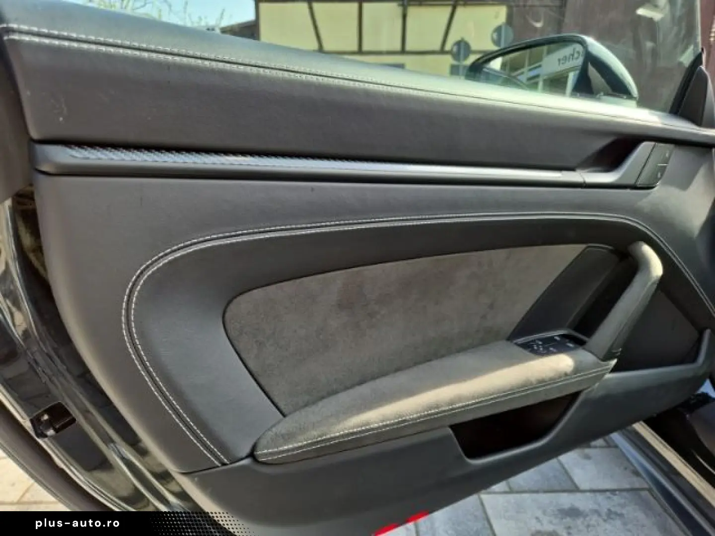 PORSCHE 911 2022 — imagine 10