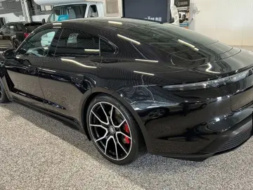 PORSCHE Taycan 4 S