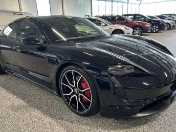 PORSCHE Taycan 4 S