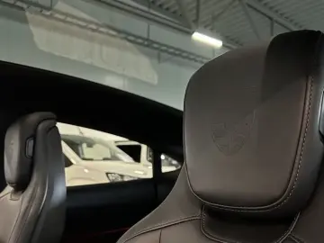 PORSCHE Taycan 4 S