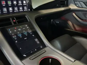 PORSCHE Taycan 4 S