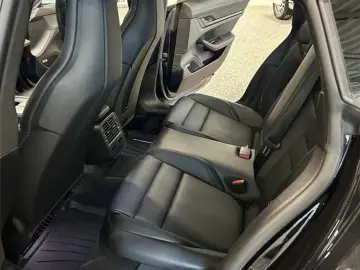 PORSCHE Taycan 4 S