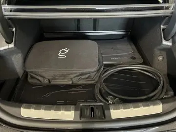 PORSCHE Taycan 4 S