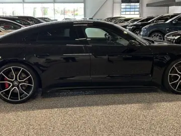 PORSCHE Taycan 4 S