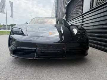 PORSCHE Taycan GTS