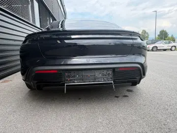 PORSCHE Taycan GTS