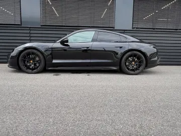PORSCHE Taycan GTS