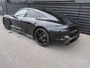PORSCHE Taycan GTS