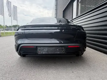 PORSCHE Taycan GTS