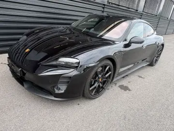 PORSCHE Taycan GTS