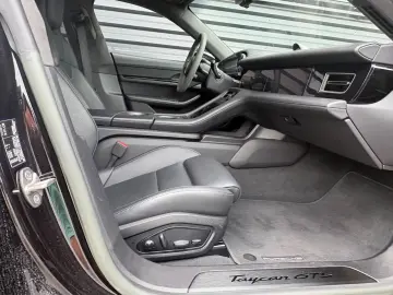 PORSCHE Taycan GTS
