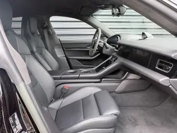 PORSCHE Taycan GTS