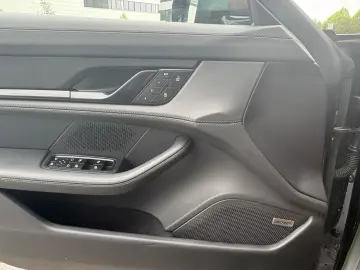 PORSCHE Taycan GTS