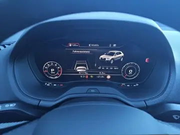 AUDI Q2 40 TFSI quattro edition one S-tr. Matrix Navi