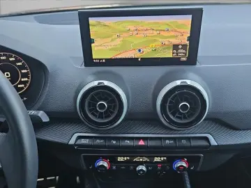 AUDI Q2 40 TFSI quattro edition one S-tr. Matrix Navi