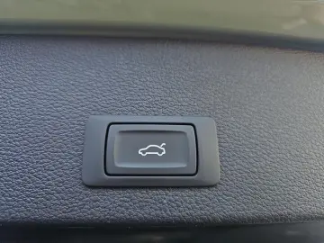 AUDI Q2 40 TFSI quattro edition one S-tr. Matrix Navi