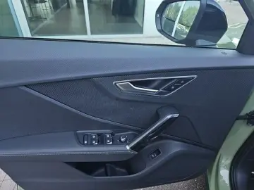 AUDI Q2 40 TFSI quattro edition one S-tr. Matrix Navi