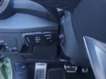 AUDI Q2 40 TFSI quattro edition one S-tr. Matrix Navi