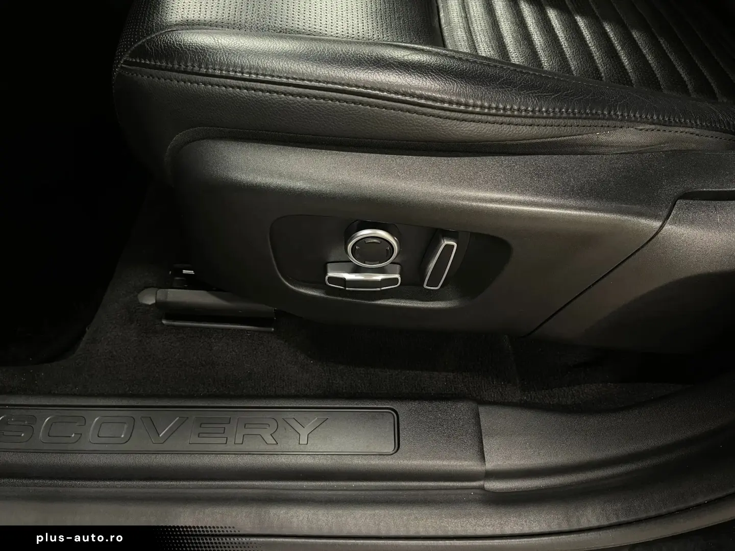 Land-Rover Discovery-Sport