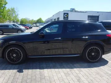 MERCEDES-BENZ GLC 300 d 4M AMG LINE PREM PANO HEAD D…