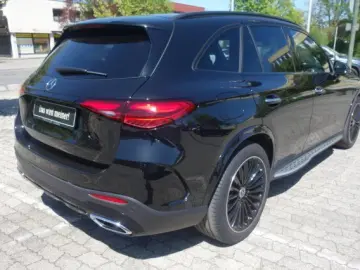 MERCEDES-BENZ GLC 300 d 4M AMG LINE PREM PANO HEAD D…