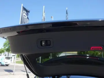 MERCEDES-BENZ GLC 300 d 4M AMG LINE PREM PANO HEAD D…