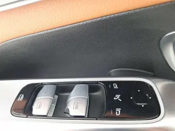 MERCEDES-BENZ GLC 300 AMG-Line 4MATIC 9G-tronic