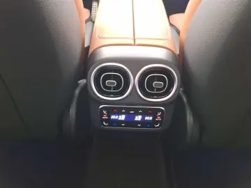 MERCEDES-BENZ GLC 300 AMG-Line 4MATIC 9G-tronic