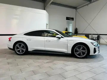 AUDI e-tron GT quattro Navi Leder Matrix HUD 1.Hand