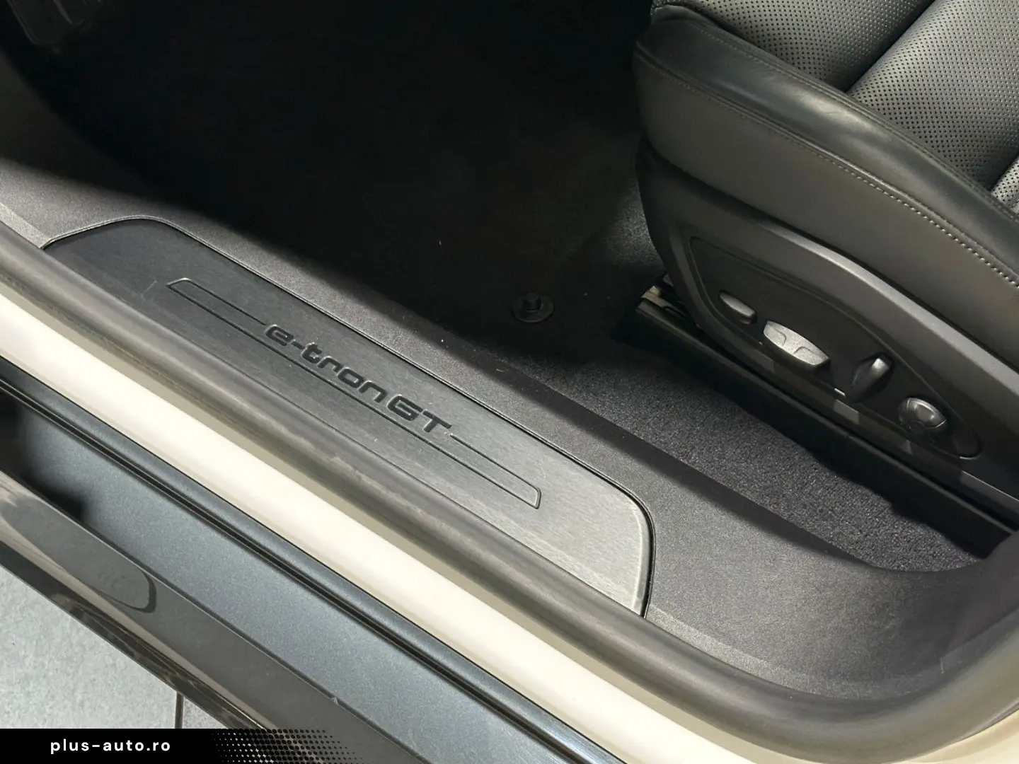 AUDI e-tron GT quattro Navi Leder Matrix HUD 1.Hand