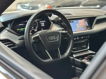 AUDI e-tron GT quattro Navi Leder Matrix HUD 1.Hand