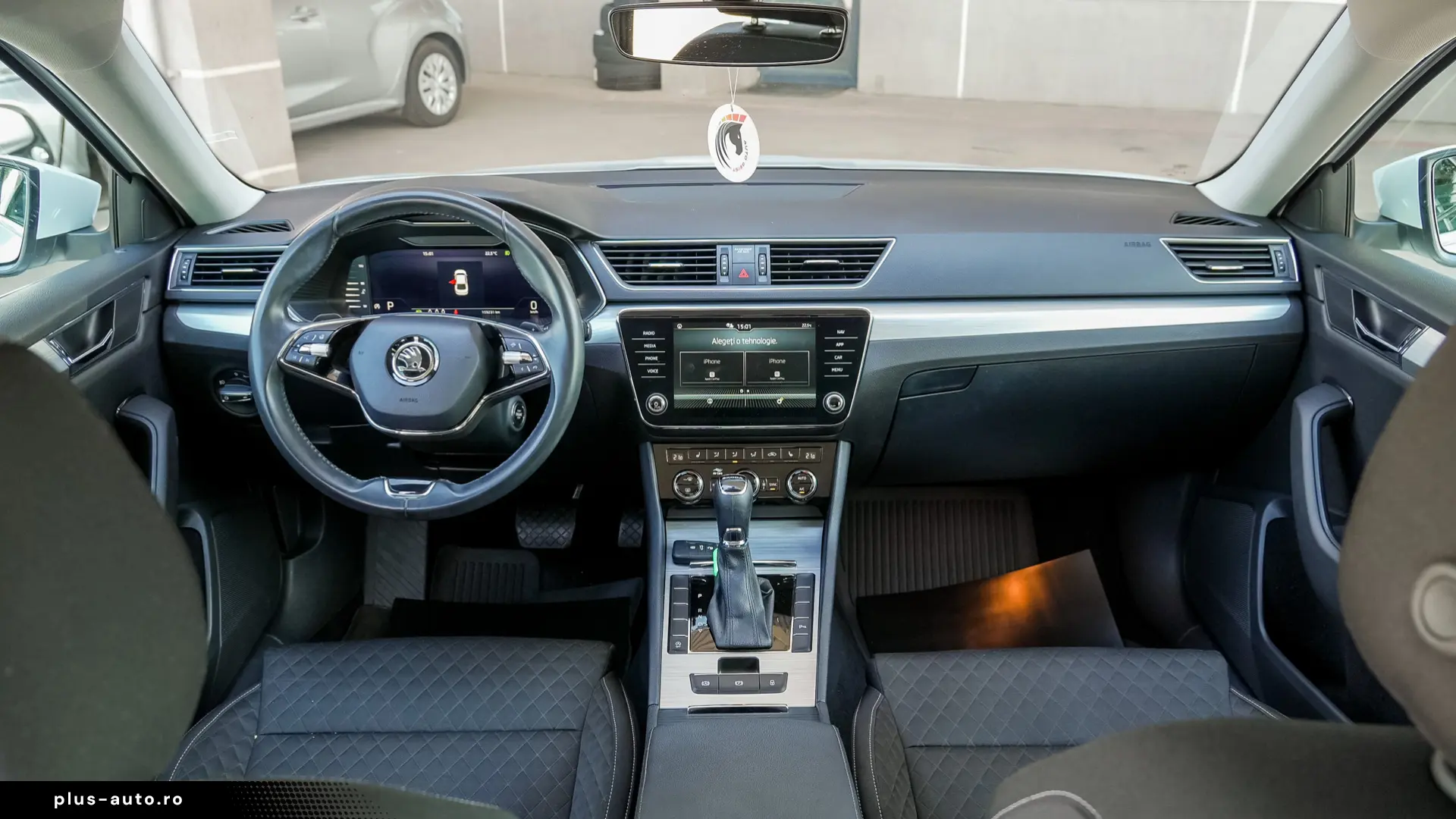 SKODA Superb 2022 — imagine 10