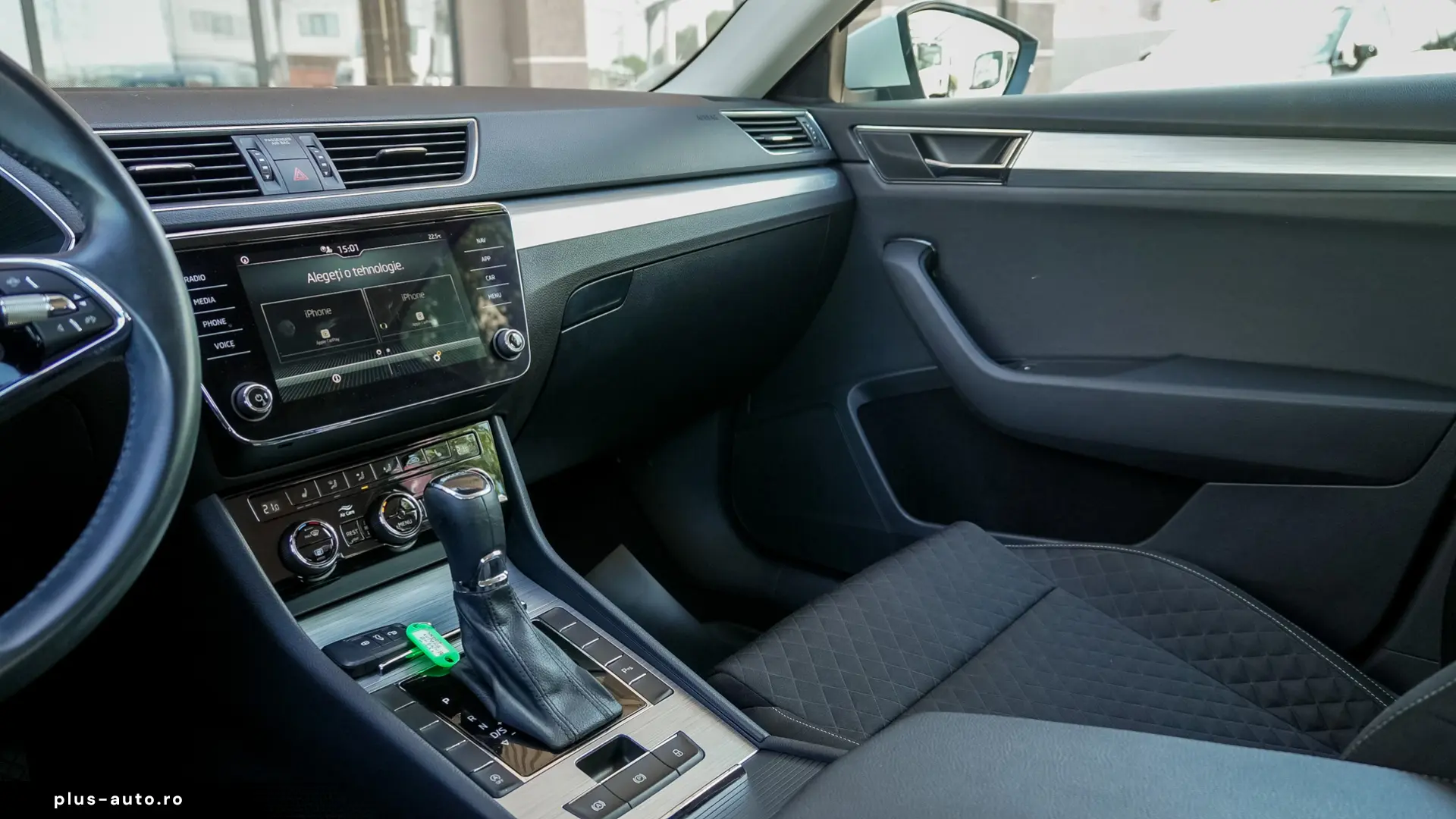 SKODA Superb 2022 — imagine 12