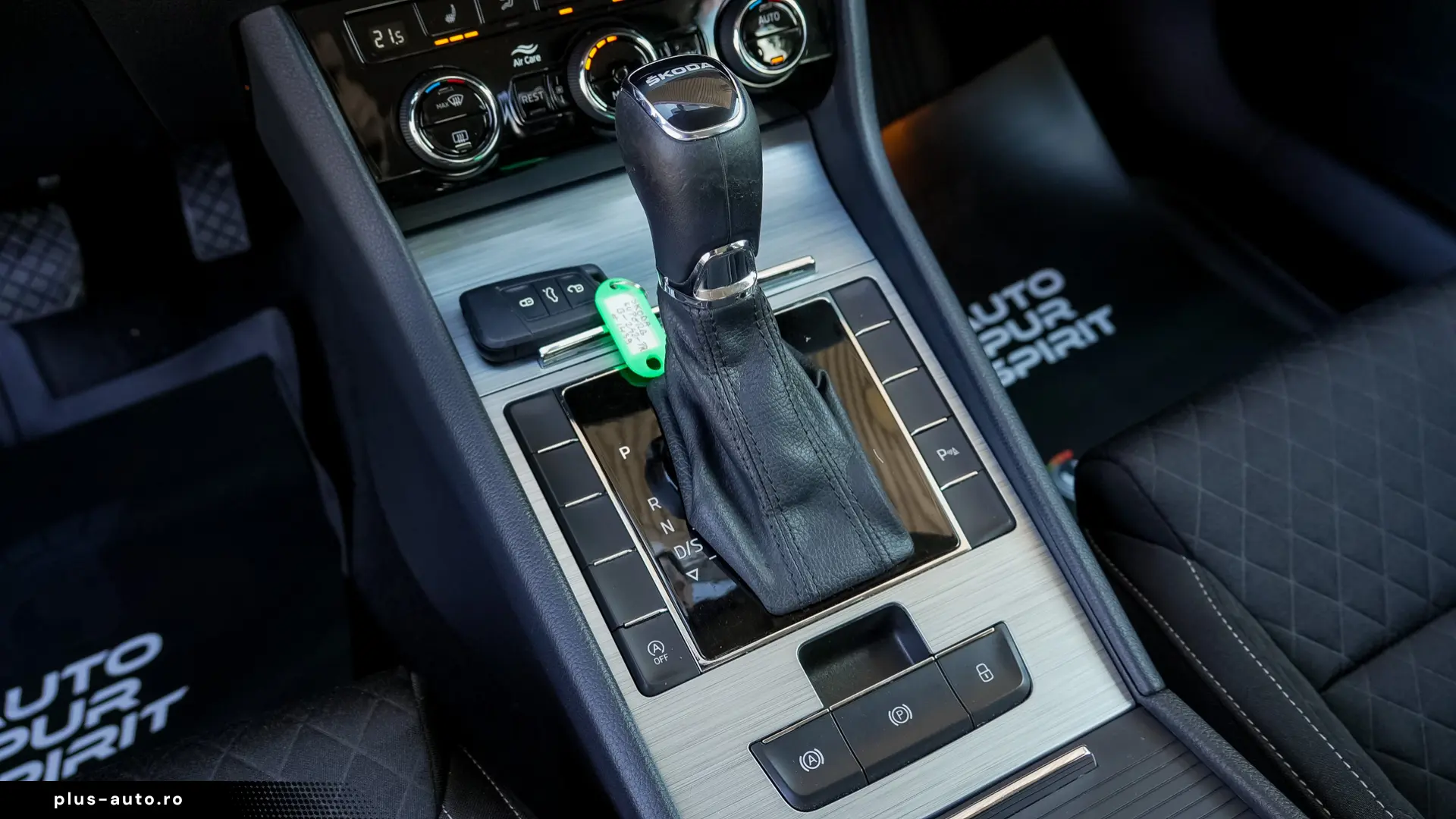 SKODA Superb 2022 — imagine 19
