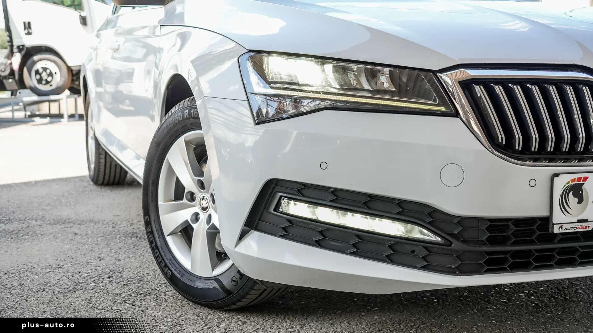 SKODA Superb 2022 — imagine 32