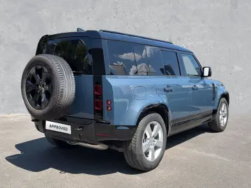 LAND ROVER Defender 110 X-Dynamic SE