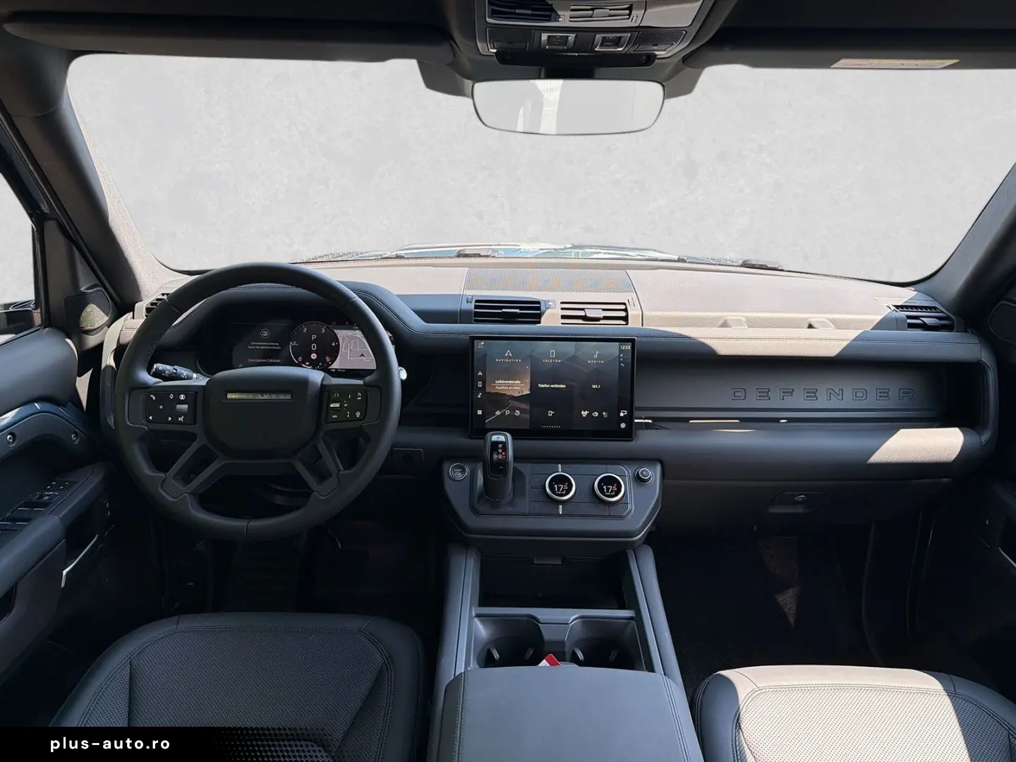 LAND ROVER Defender 110 X-Dynamic SE
