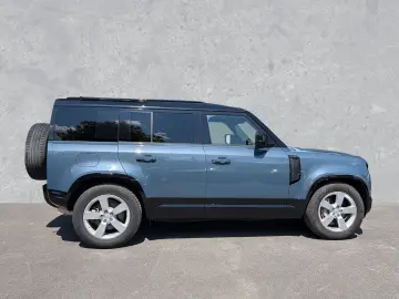 LAND ROVER Defender 110 X-Dynamic SE