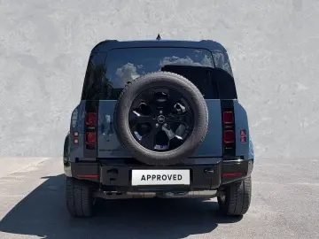LAND ROVER Defender 110 X-Dynamic SE