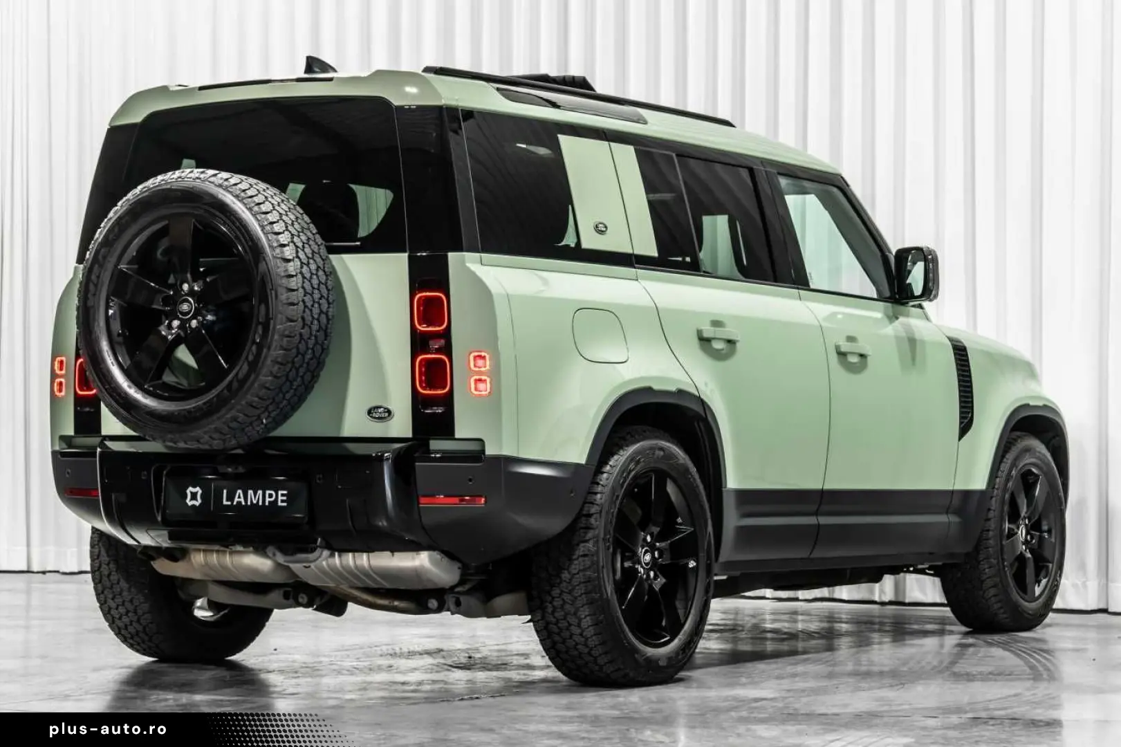 LAND ROVER Defender 110 D300 75th Limited Edition
